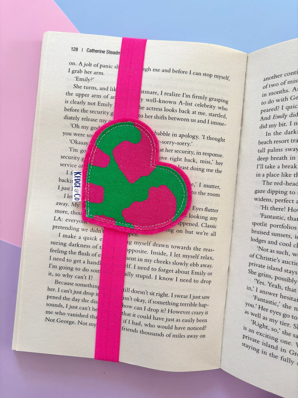 Leopard Print Heart Elastic Bookmark