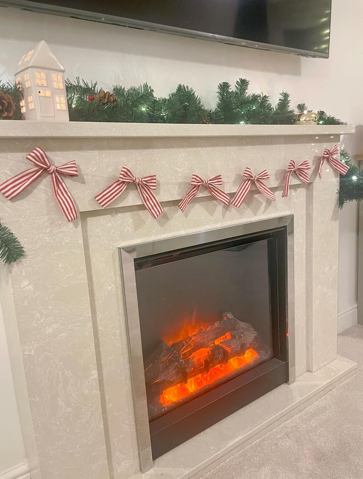 Red Stripe Bow Garland